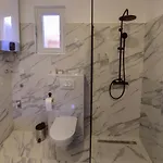 Апартаменти Sara *